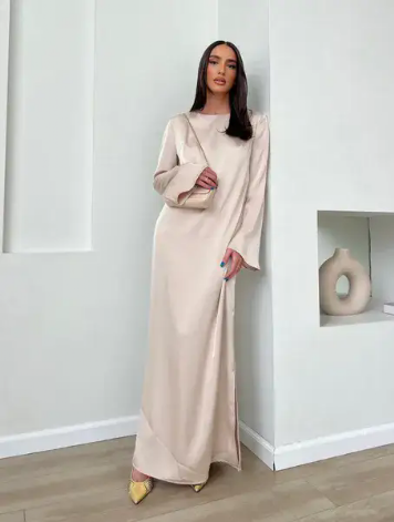 שמלת לותם לבן