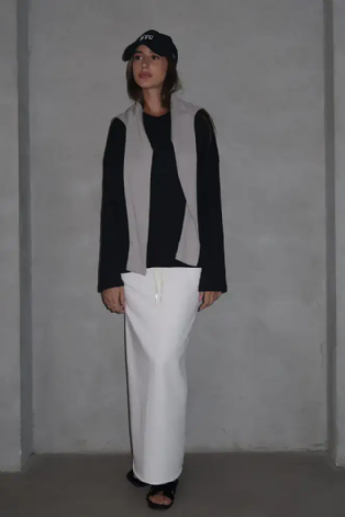 חצאית נילי לבן