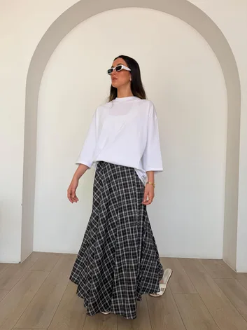 חצאית מאי שחור משבצות