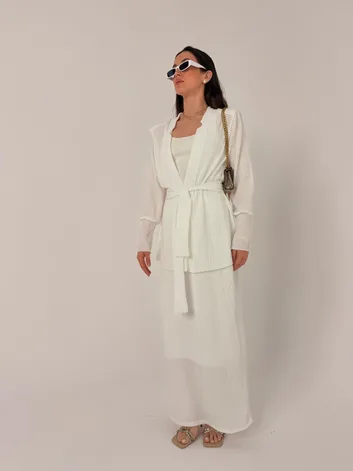 חליפת אלמוג לבן