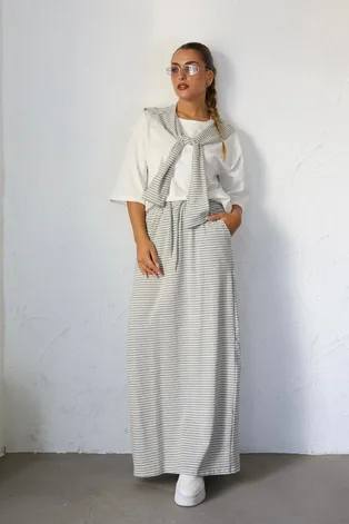 חליפת אמילי פסים אפור בהיר